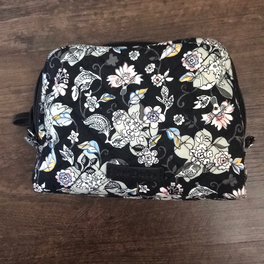 Brand new/never used Vera Bradley cosmetic bag
